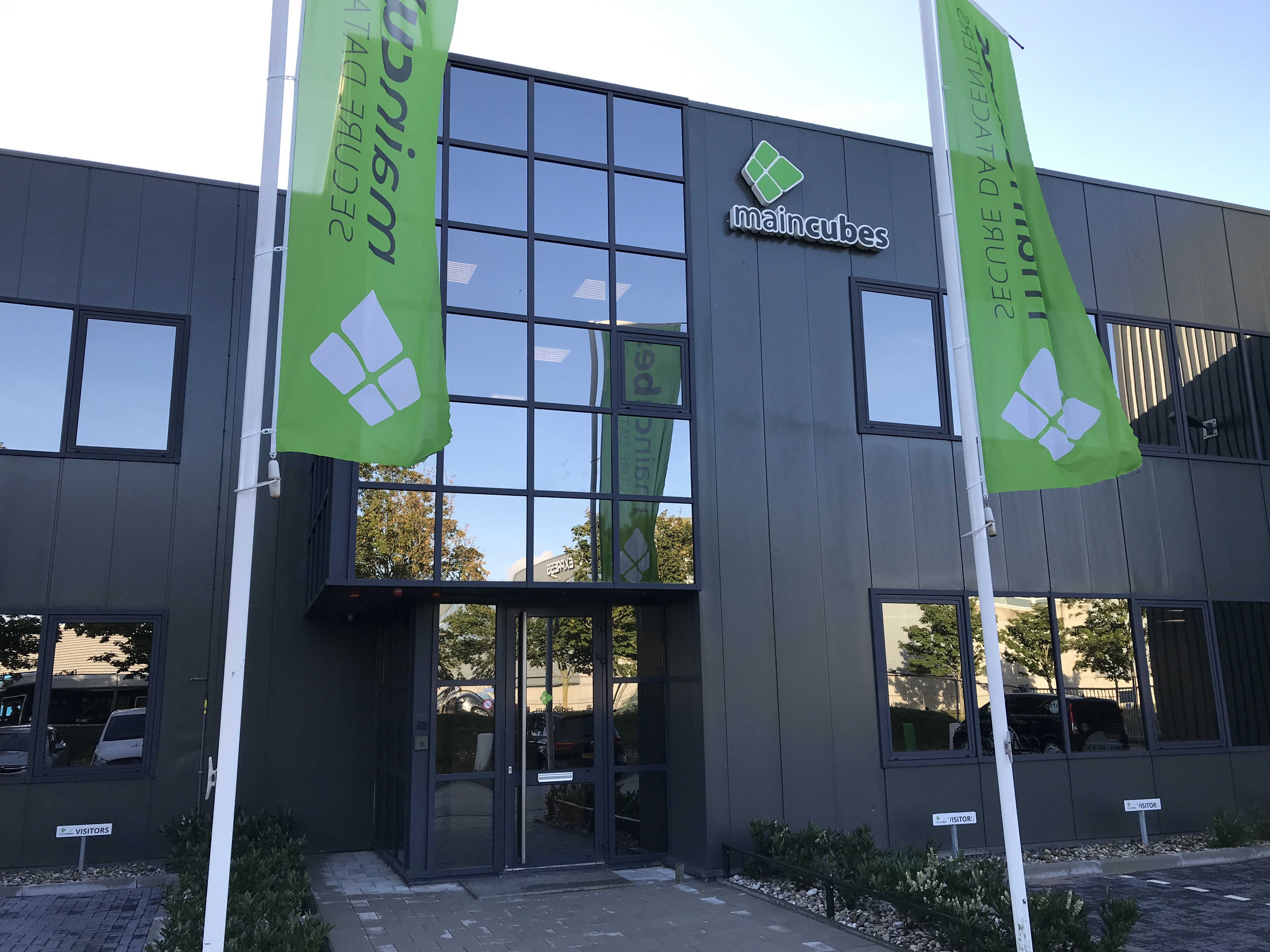 maincubes one GmbH AMS01 Data Center, Schiphol-Rijk, NH, Netherlands ...